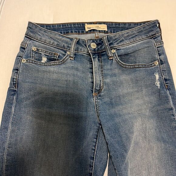 Gap 1969 27R Curvy True Skinny Jeans with small rips and distressed bottoms - Picture 5 of 10